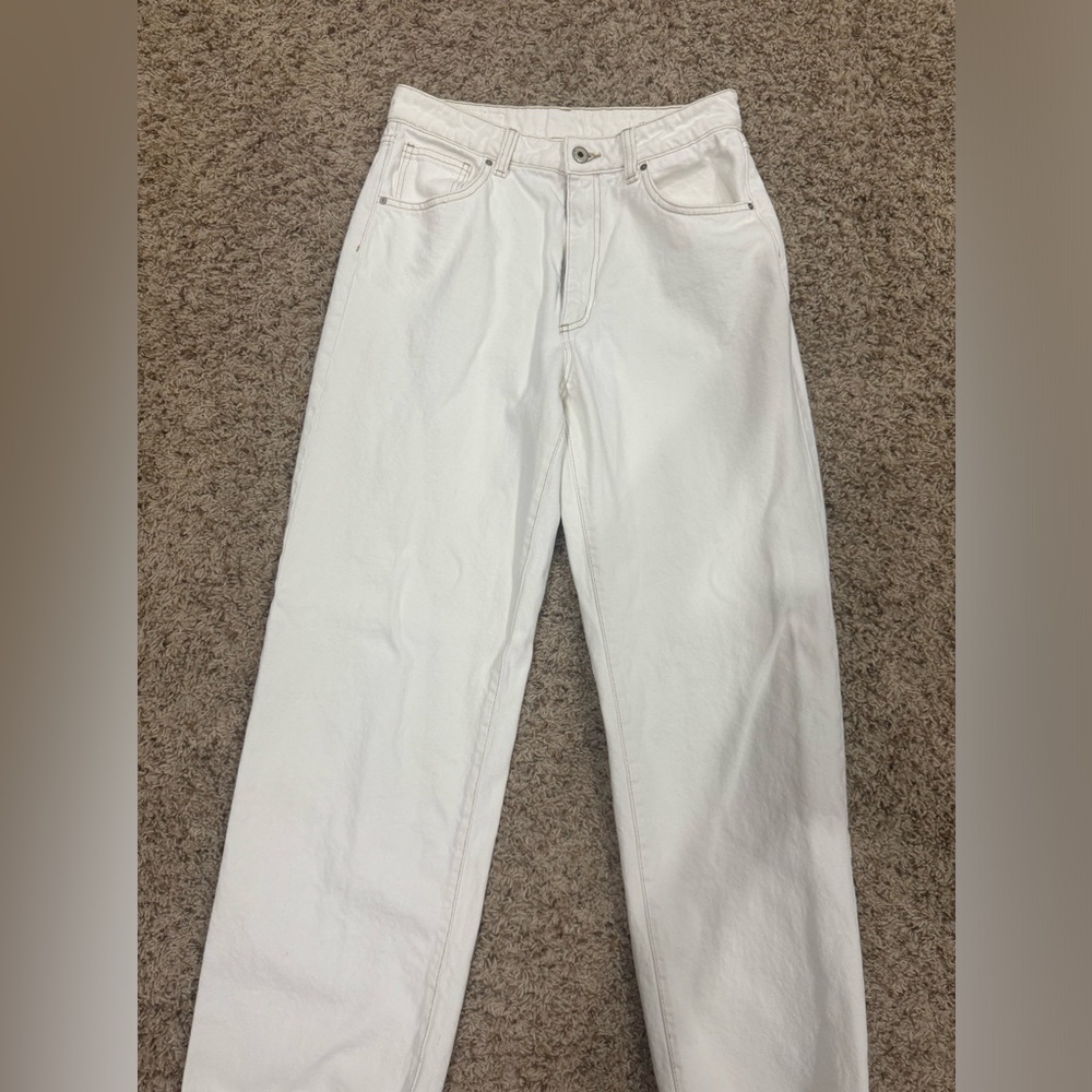 Cotton on White Loose Straight Jeans. Size 8.